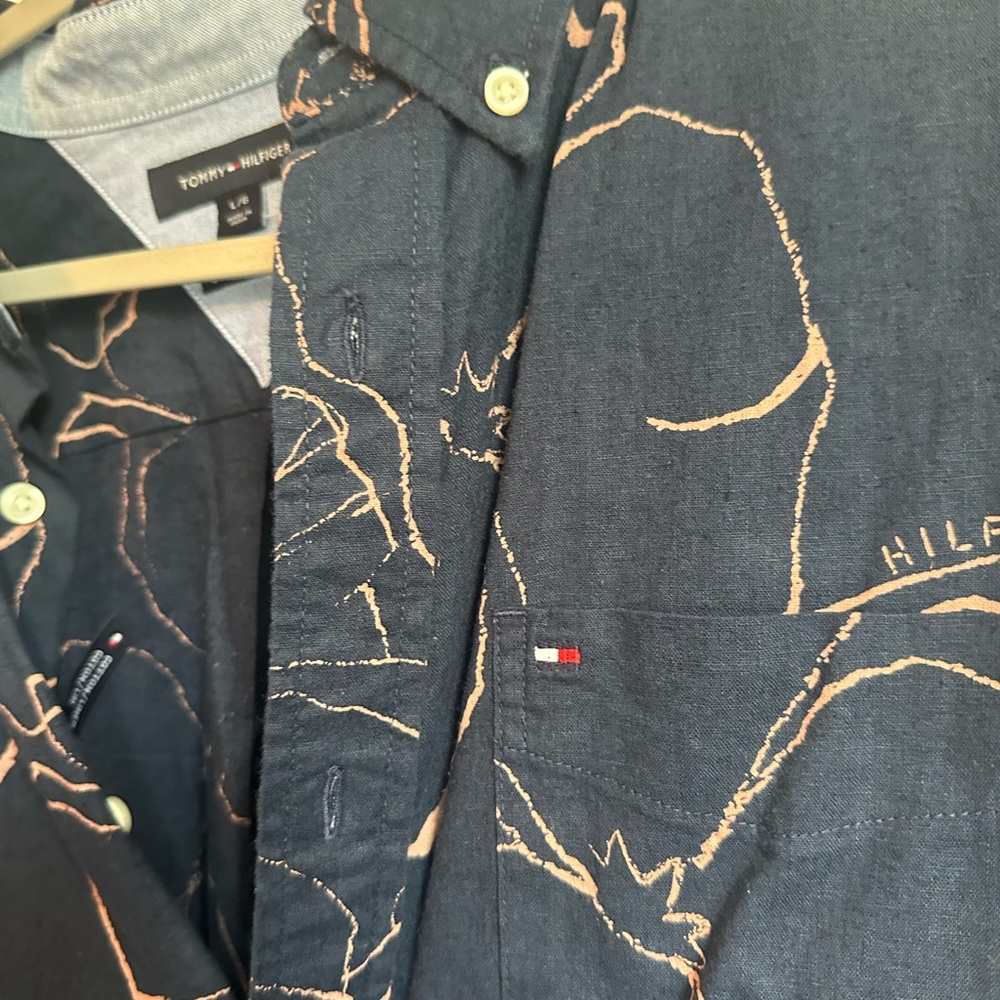 Used - Good   Tommy Hilfiger Floral Linen Blend Short Sleeve Button Down Shirt